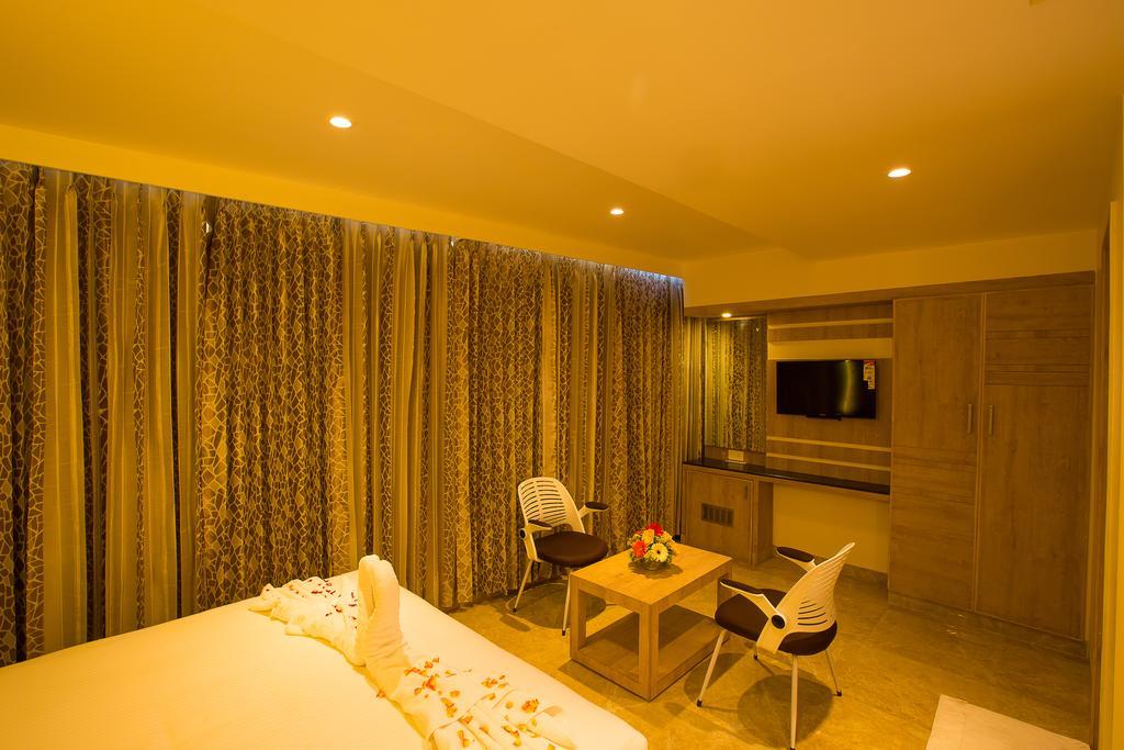 Hotel Radha Prasad Erode Habitación foto