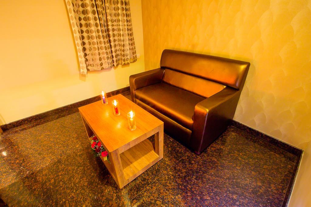 Hotel Radha Prasad Erode Habitación foto