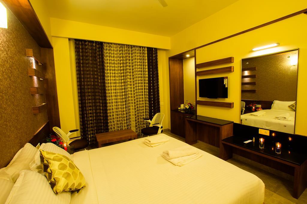 Hotel Radha Prasad Erode Habitación foto