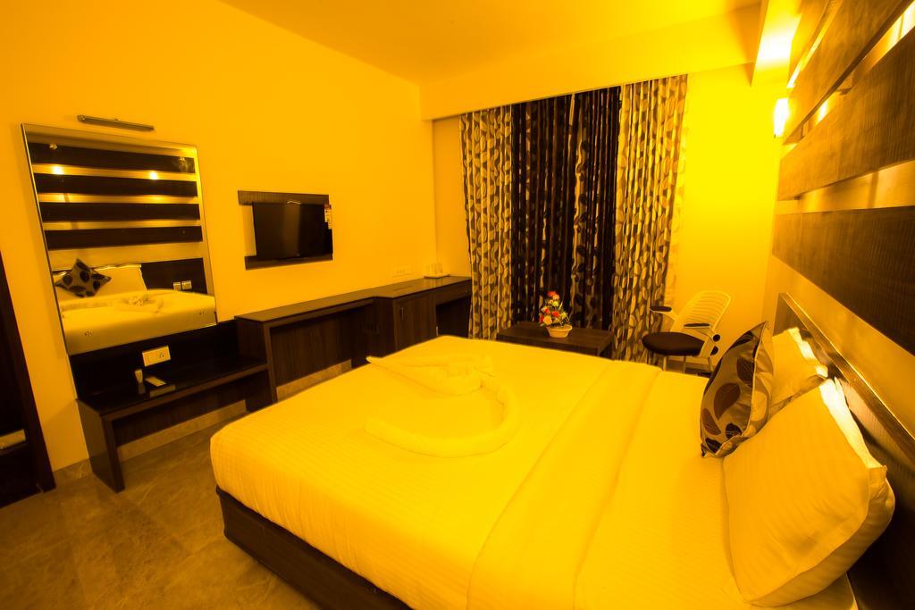 Hotel Radha Prasad Erode Habitación foto